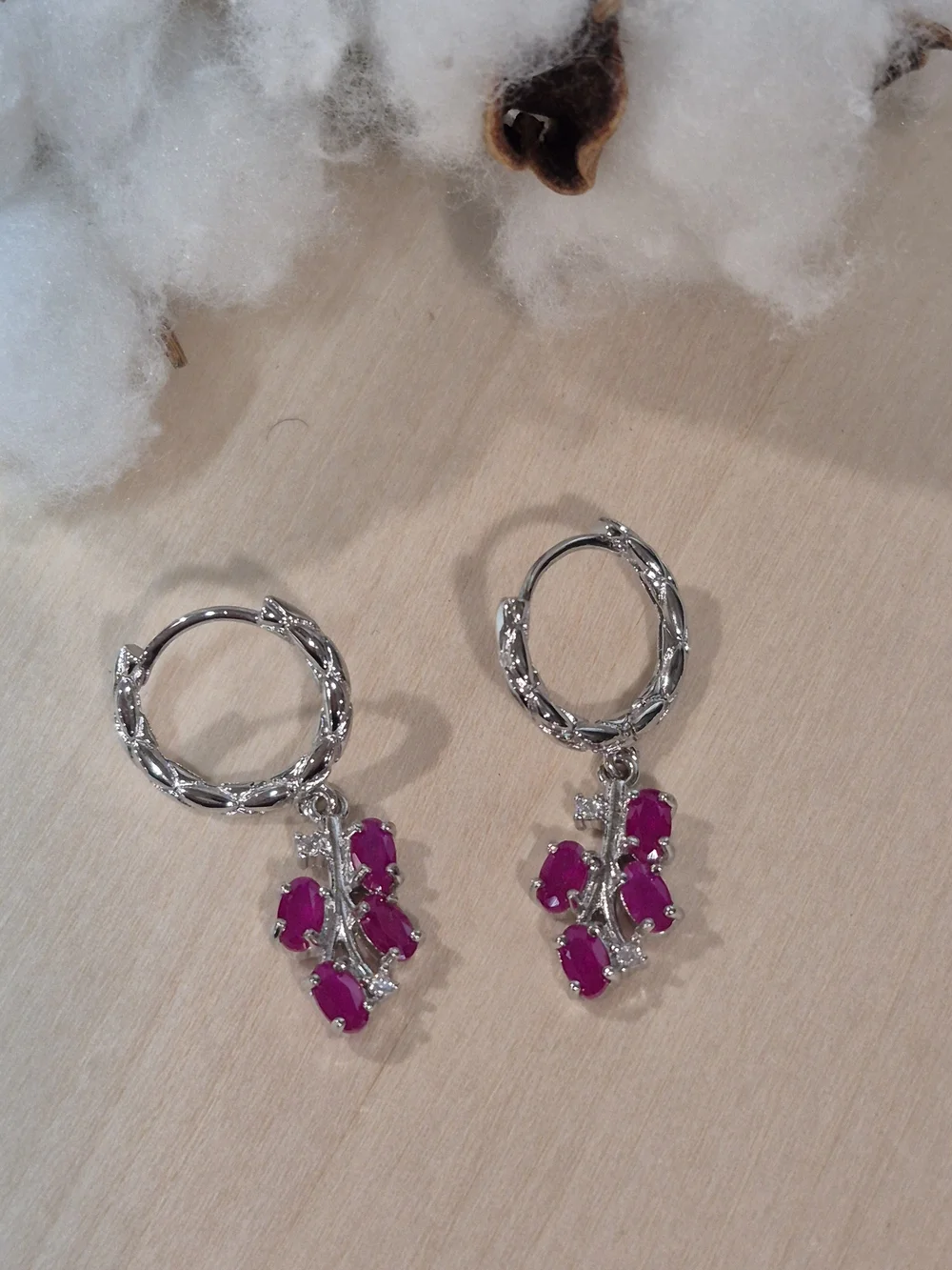 🎉🎉NEW🎉🎉 STUNNING!! SS Oval RUBY Hoop Dangle Earrings